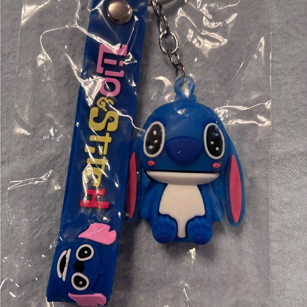 Lilo & Stitch Keychain - Picture 2 of 4